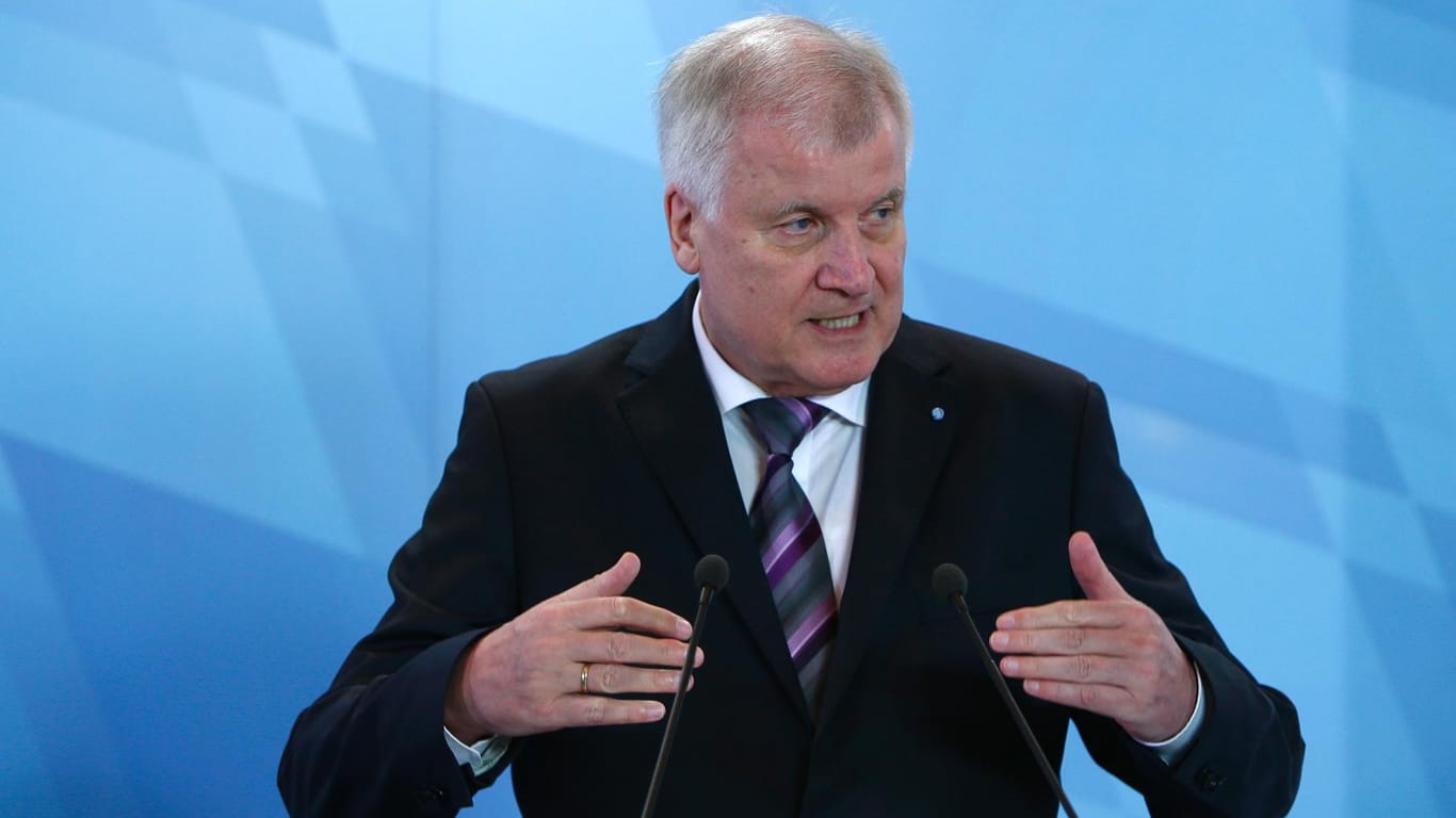 CSU-Chef Horst Seehofer sieht Deutschland wegen der Flüchtlingskrise in einer "Extremsituation".