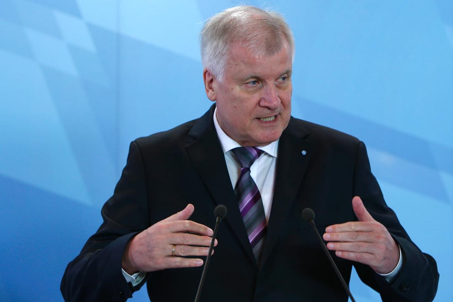 CSU-Chef Horst Seehofer sieht Deutschland wegen der Flüchtlingskrise in einer "Extremsituation".