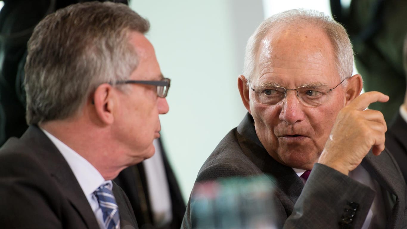 Innenminister Thomas de Maizière und Finanzminister Wolfgang Schäuble.