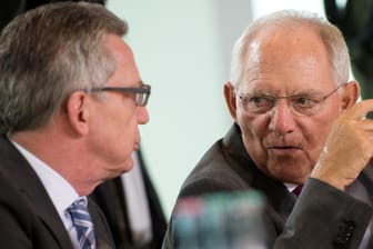 Innenminister Thomas de Maizière und Finanzminister Wolfgang Schäuble.