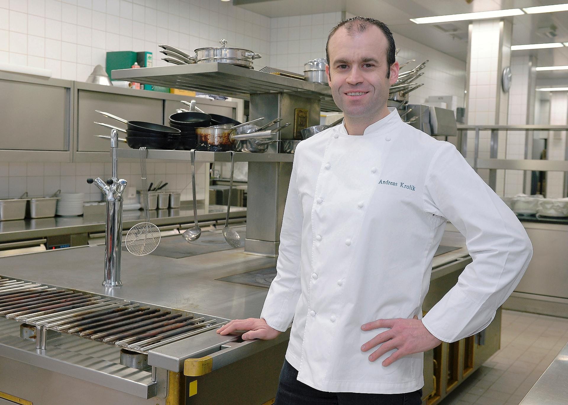 HANDOUT - Andreas Krolik, Küchenchef des Restaurants "Lafleur" in Frankfurt am Main. Der "Guide Michelin" hat das Restaurant mit einem zweiten Stern geadelt.