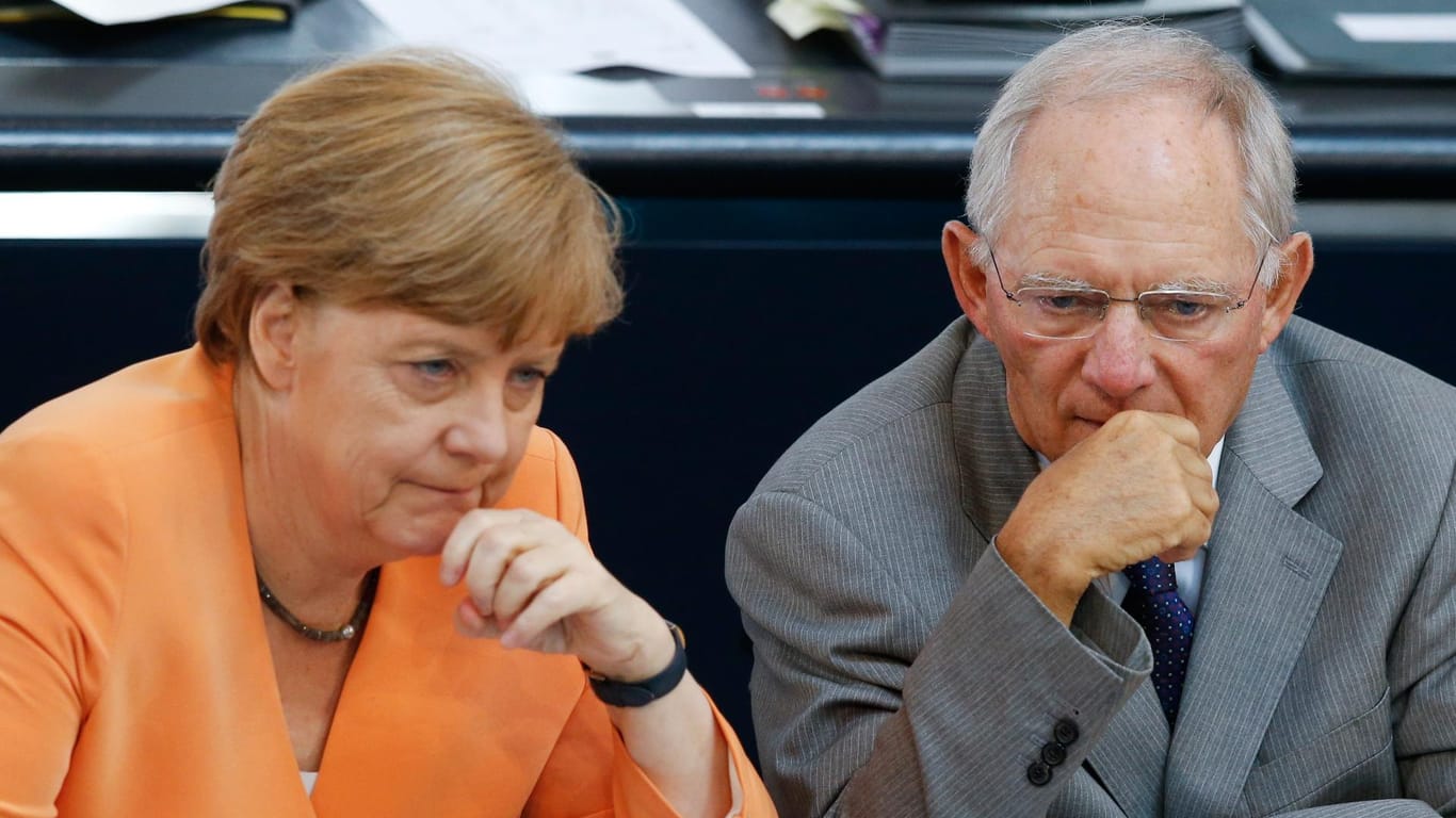 Merkel und Schäuble im Juli im Bundestag. Damals stand noch die Krise in Griechenland im Fokus.