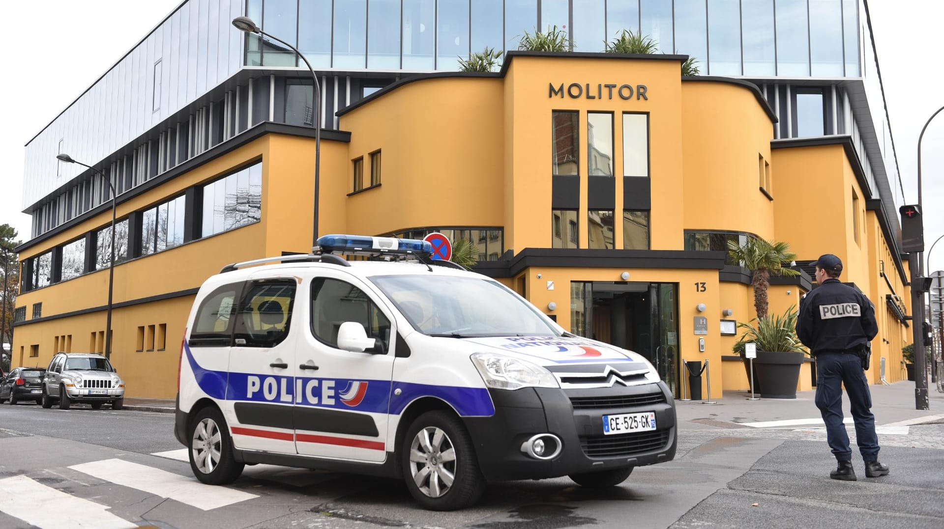 Das Hotel, in dem die Nationalmannschaft wohnt, ist evakuiert worden.