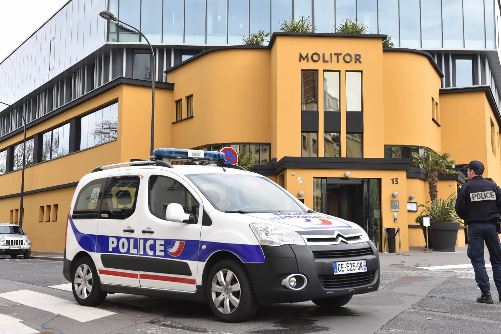 Das Hotel, in dem die Nationalmannschaft wohnt, ist evakuiert worden.
