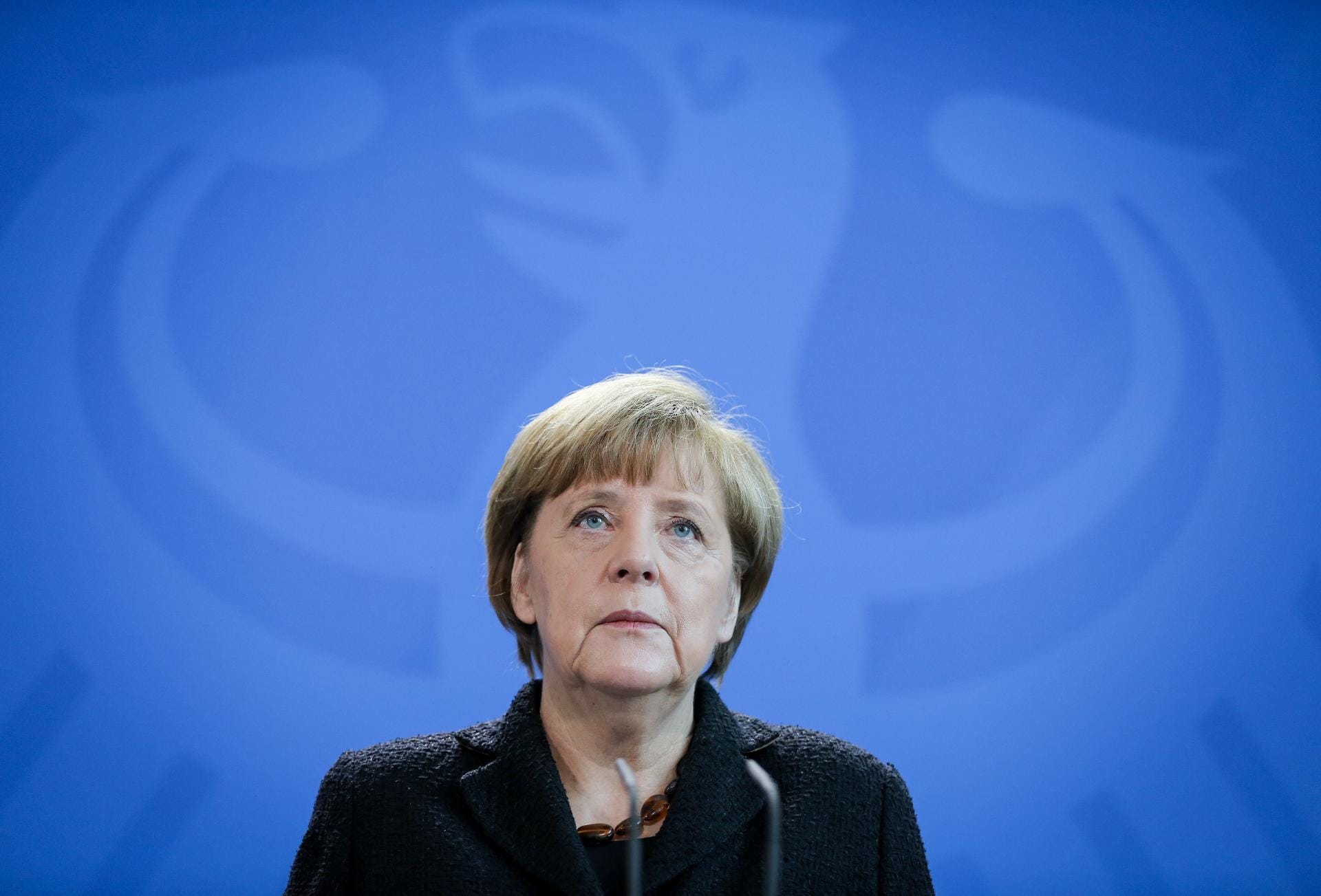 Bundeskanzlerin Angela Merkel zeigte ihr tiefes Mitgefühl und sagte: "Wir werden alle gemeinsam die Antwort geben."