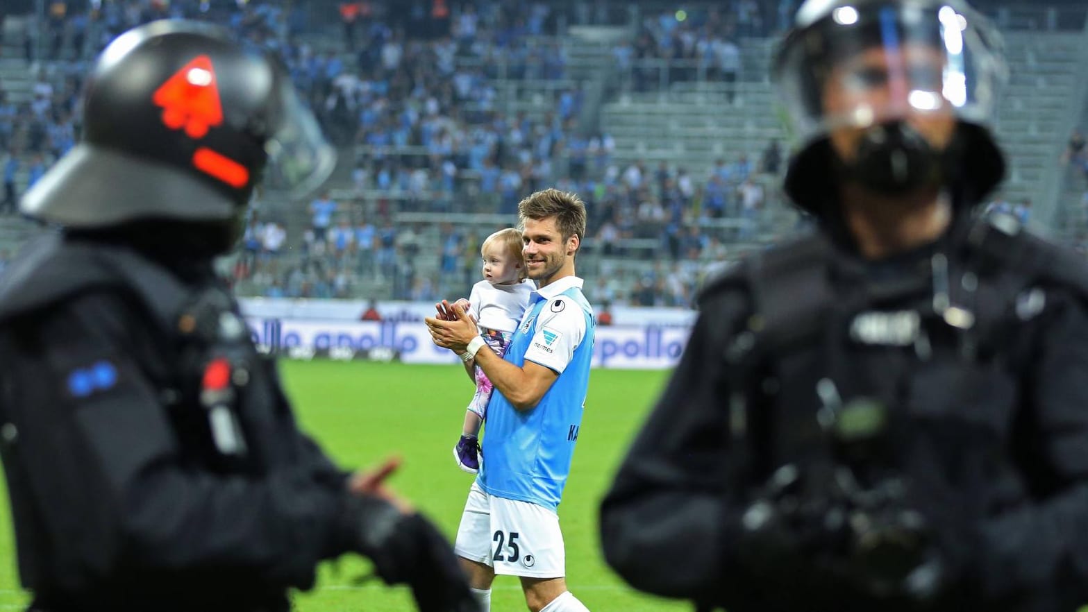 Man müsse aufpassen, dass Sportveranstaltungen keine Sicherheitsveranstaltungen werden, sagt der ehemalige Sicherheitschef der WM 2006 Helmut Spahn. Man müsse aufpassen, dass Sportveranstaltungen keine Sicherheitsveranstaltungen werden, sagt der ehemalige Sicherheitschef der WM 2006 Helmut Spahn.