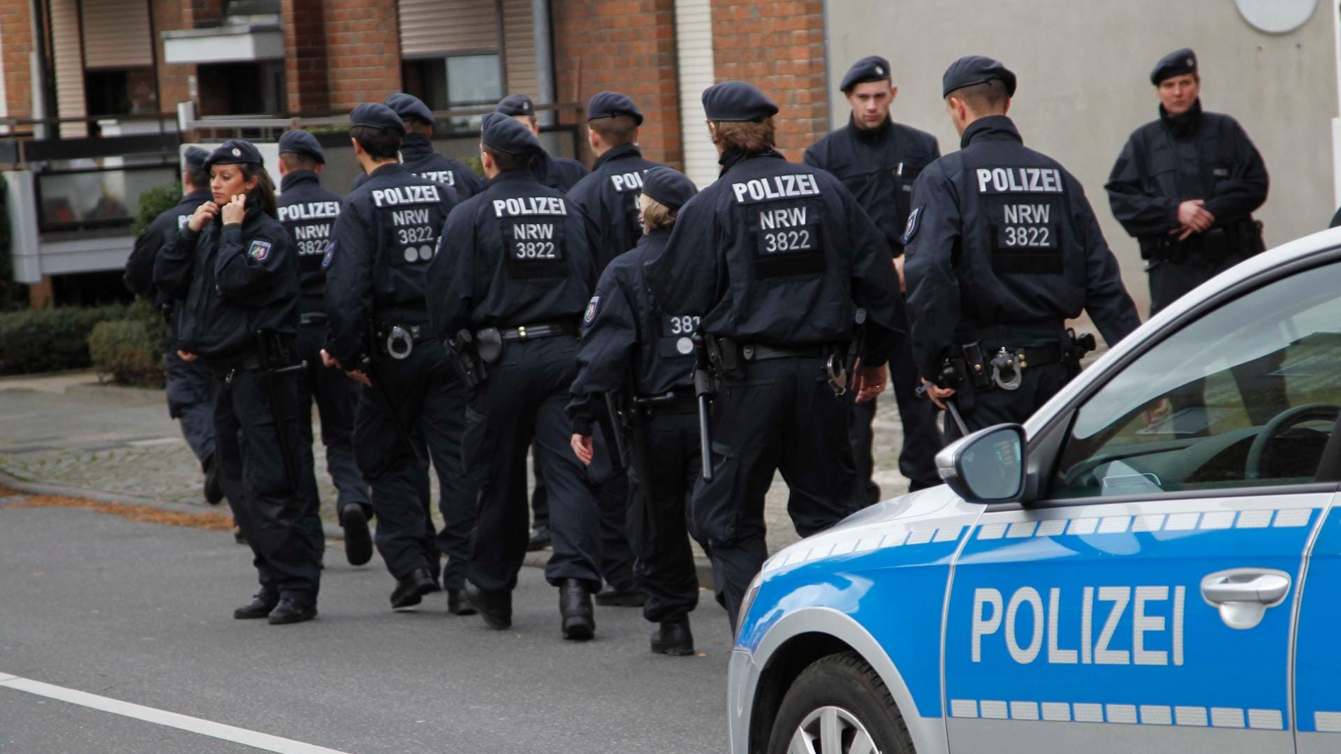 Spezialkommando der deutschen Polizei in Alsdorf.