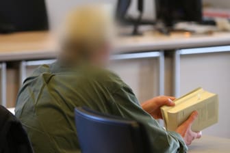 Der angeklagte Lehrer Klaus H. im Amtsgericht Nördlingen.