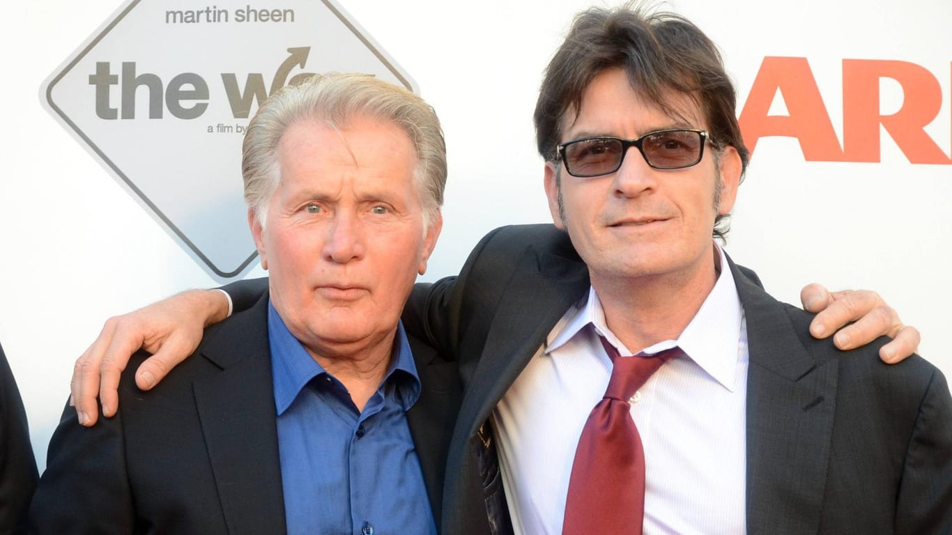 Vater und Sohn: Martin und Charlie Sheen im September 2011.