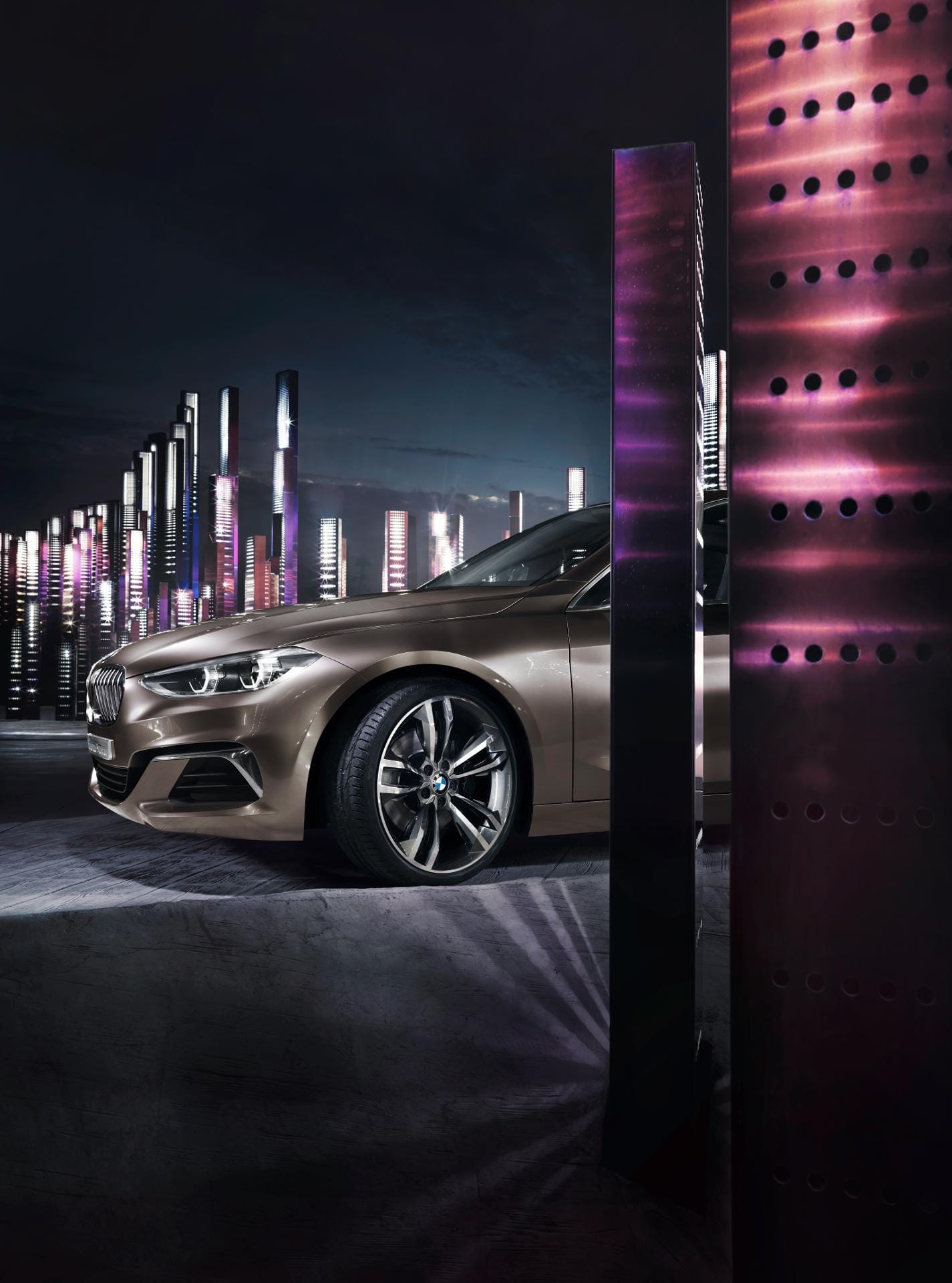 Auf der Automesse in Guangzhou / China rollt mit dem Concept Compact Sedan eine neue BMW-Limousine vor.