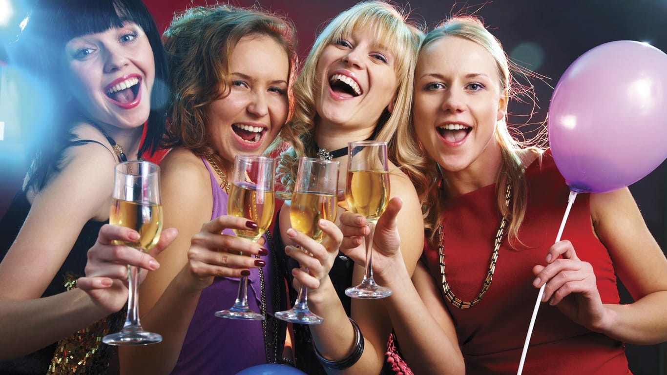 Auch an Silvester müssen sich Jugendliche an die Regeln zum Alkoholkonsum halten.