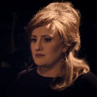 Adele (rechts) nahm undercover an einem Doppelgänger-Gesangswettbewerb teil.