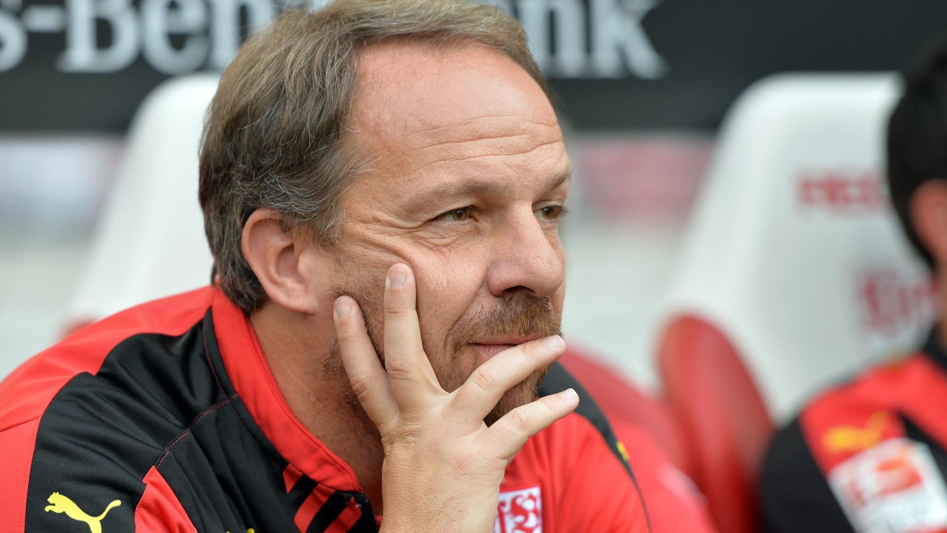 Alexander Zorniger machte sich beim VfB Stuttgart für eine offensive Spielweise stark. Alexander Zorniger machte sich beim VfB Stuttgart für eine offensive Spielweise stark.