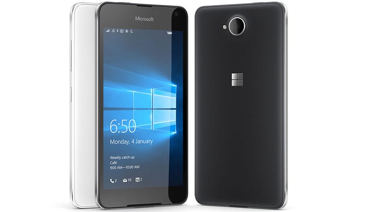 Das 5 Zoll große Windows-Smartphone hat ein besonders kontraststarkes AMOLED-Display (720 × 1280 Pixel) und einen austauschbaren Akku.