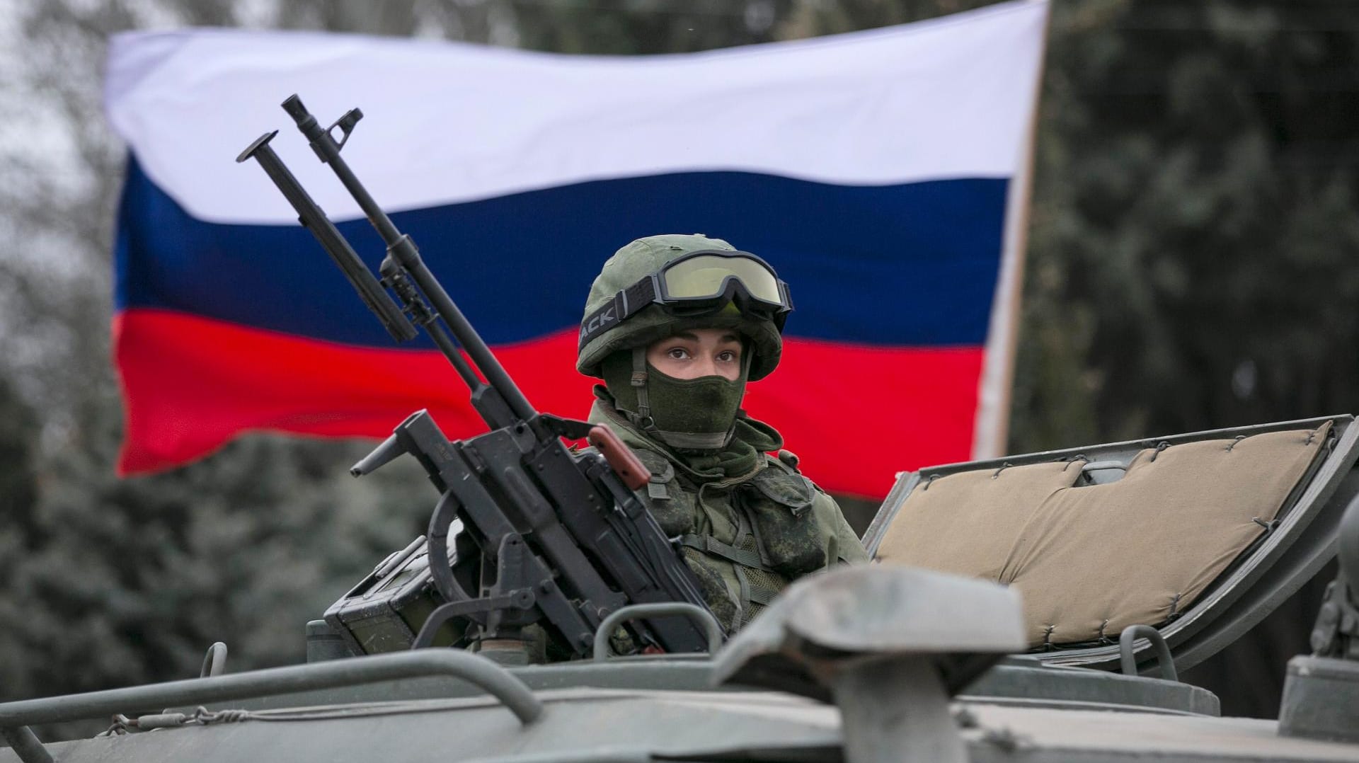 Ein russischer Soldat auf der Krim - im Frühjahr 2014 hatte Russland die Halbinsel annektiert. Ein russischer Soldat auf der Krim - im Frühjahr 2014 hatte Russland die Halbinsel annektiert.