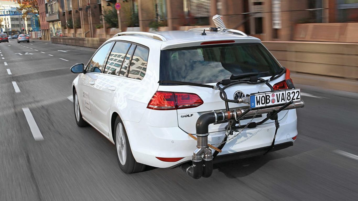 VW Golf Diesel im mobilen NOx-Test der "Auto Motor und Sport".