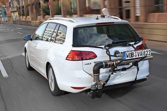 VW Golf Diesel im mobilen NOx-Test der "Auto Motor und Sport".