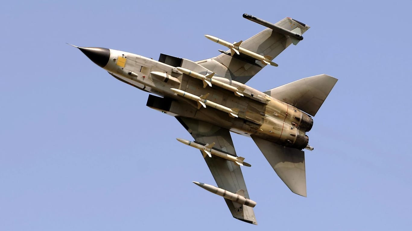 Die Bundesregierung will die Jets zu Aufklärungsflügen in den Luftraum über Syrien schicken.
