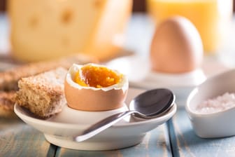 Hartgekochte Eier sind schlechter verdaulich als weichgekochte und gelten daher als weniger gesund.