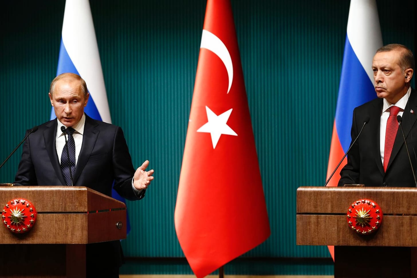 Putin und Erdogan bei einer Konferenz in Ankara im vergangenen Jahr: Nun herrscht Eiszeit zwischen den beiden Staatschefs.