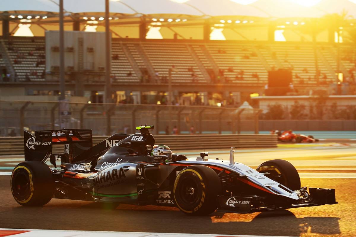 Hülkenbergs Teamkollege Sergio Perez fährt in Training zwei auf Platz drei - und positioniert seinen Force India stilvoll im Licht der untergehenden Abendsonne.