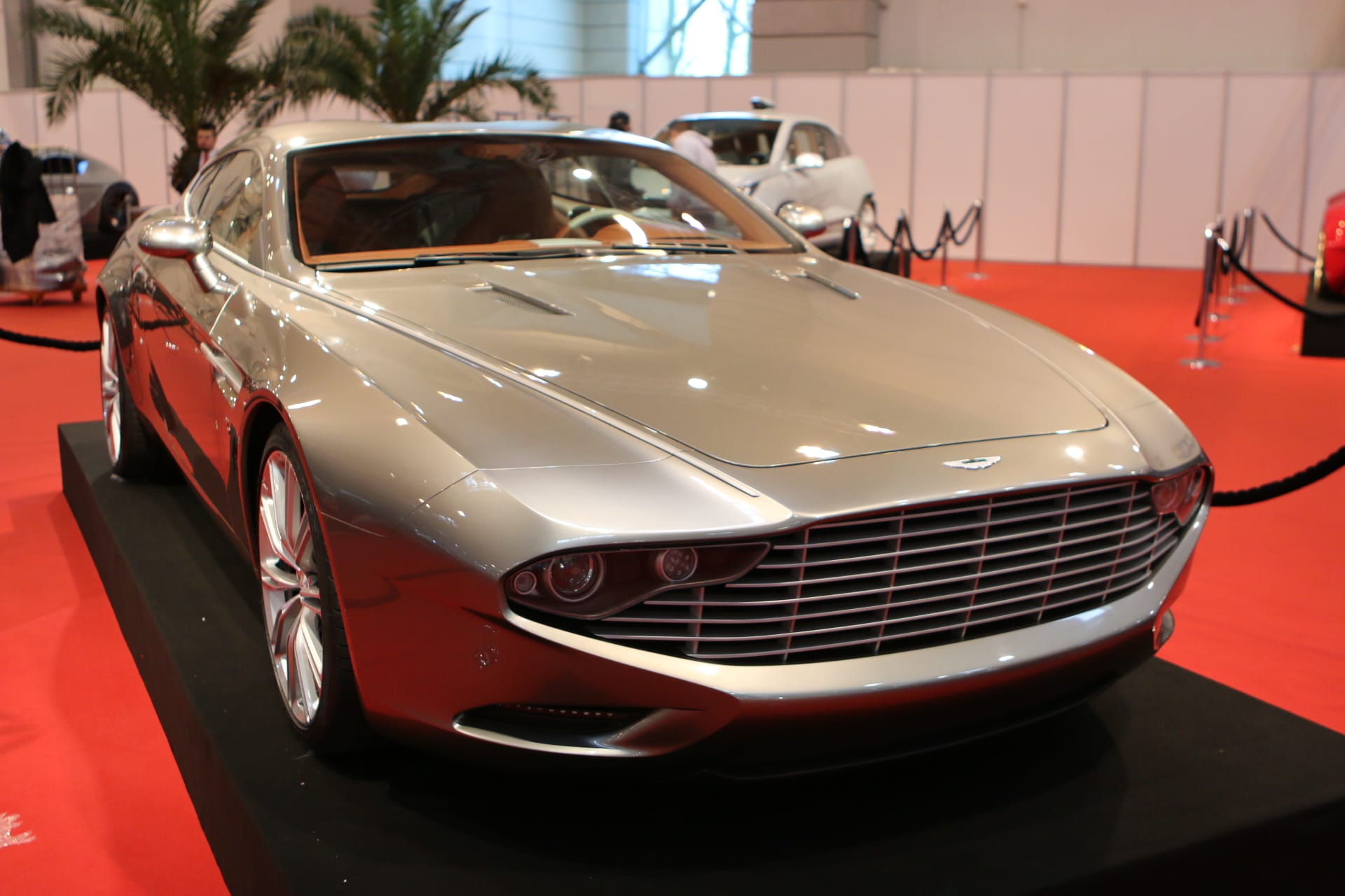 Zum 95. Geburtstag der Marke Aston Martin "schenkt" der Karosseriebauer Zagato das Modell Virage Shooting Brake Zagato.