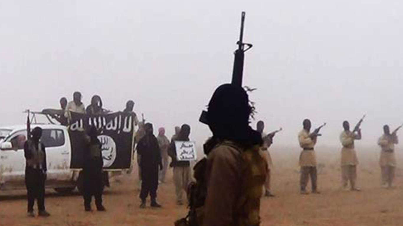 Die IS-Milizen im Irak und Syrien töten ihre Gegner mit Massenerschießungen, Kreuzigungen und Enthauptungen.