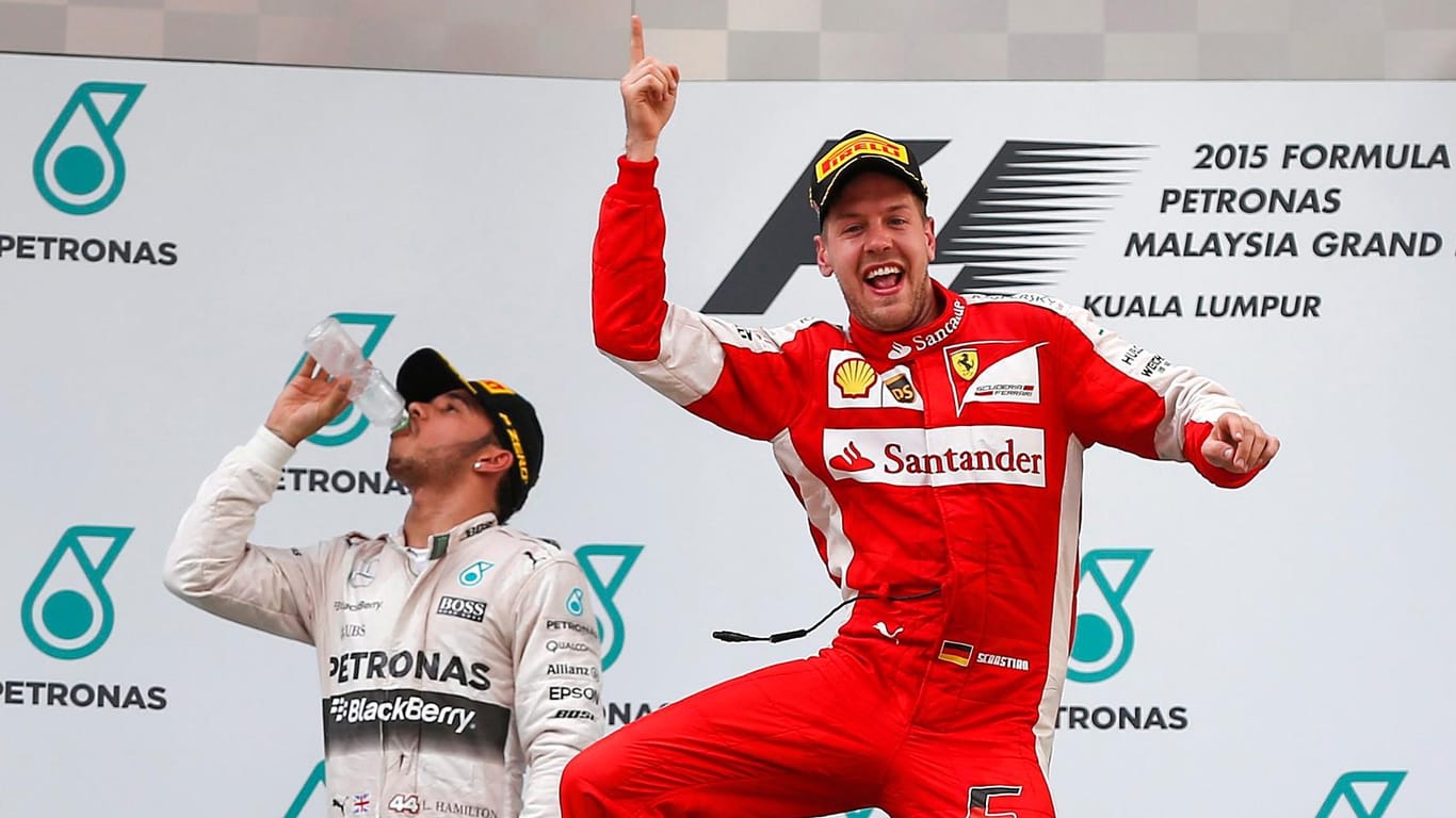 Mit Sicherheit ein Saison-Höhepunkt: Sebastian Vettel jubelt über seinen Sieg beim Rennen in Malaysia.