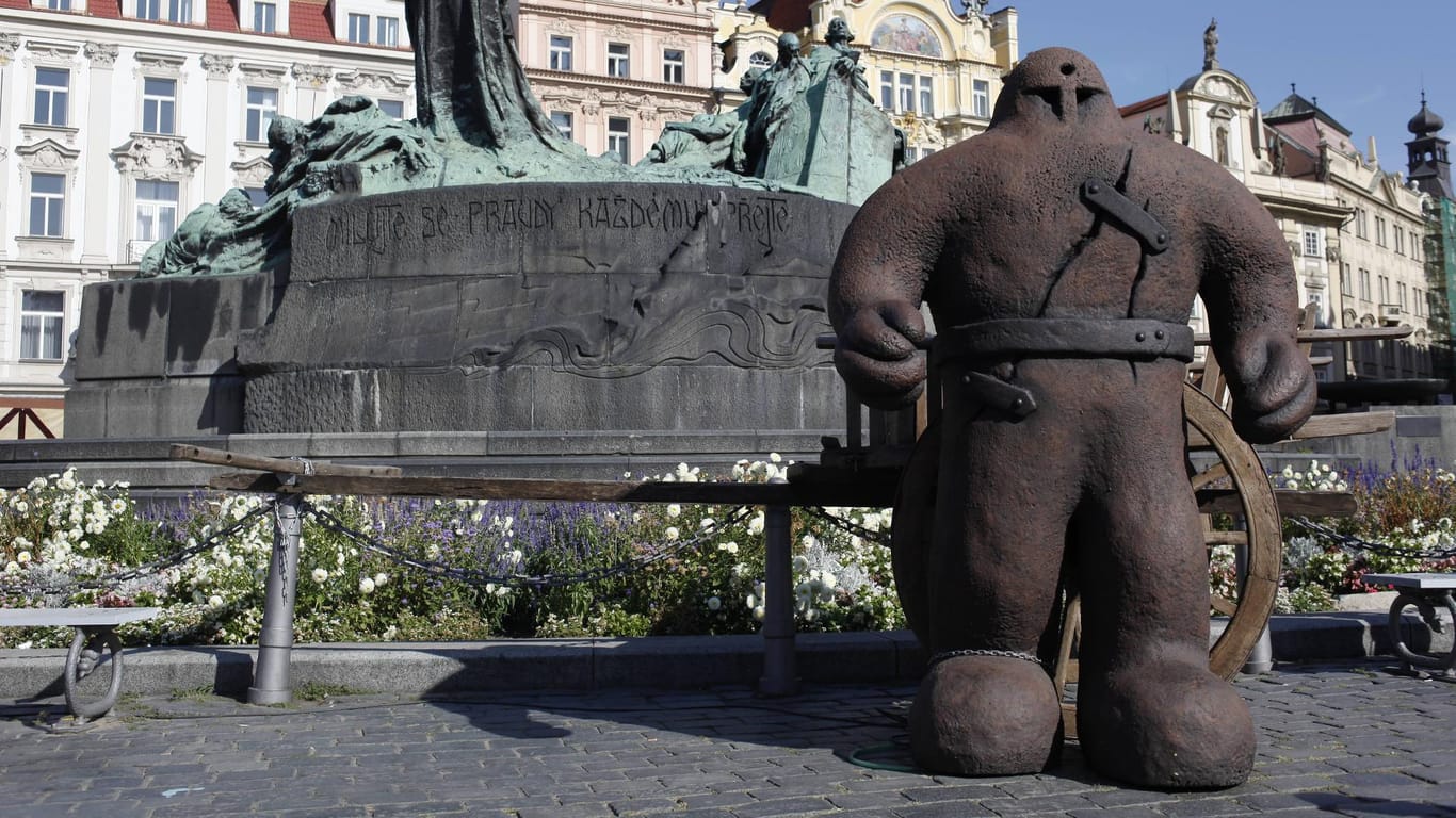 Die Geschichte vom Golem in Prag ist besonders bekannt.