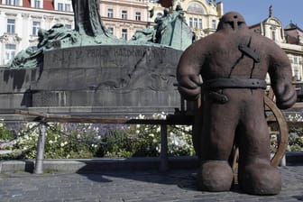 Die Geschichte vom Golem in Prag ist besonders bekannt.