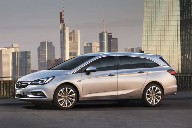 Opel hat einen Klassiker am Start: Den Astra wird es 2016 auch als Kombi geben - dann trägt er den Zusatz Sports Tourer.