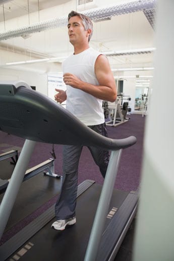 Laufen ist gesund – und stärkt nicht nur die Kondition. Laufübungen können zusammen mit dem Beckenboden-Training helfen, die Manneskraft zu verbessern.