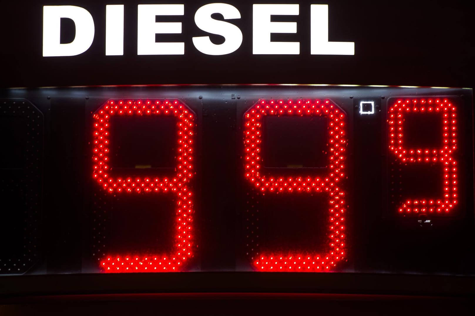 Diesel sinkt unter 1-Euro-Marke
