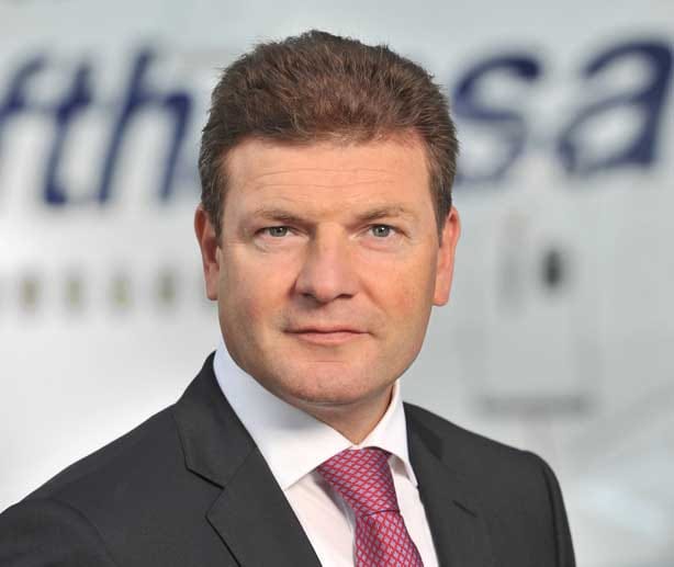 Lufthansa Passage-Vorstand Jens Bischof sieht noch viel Potential, auch über neue Zusatzangebote wie Helikopter-Transfers.