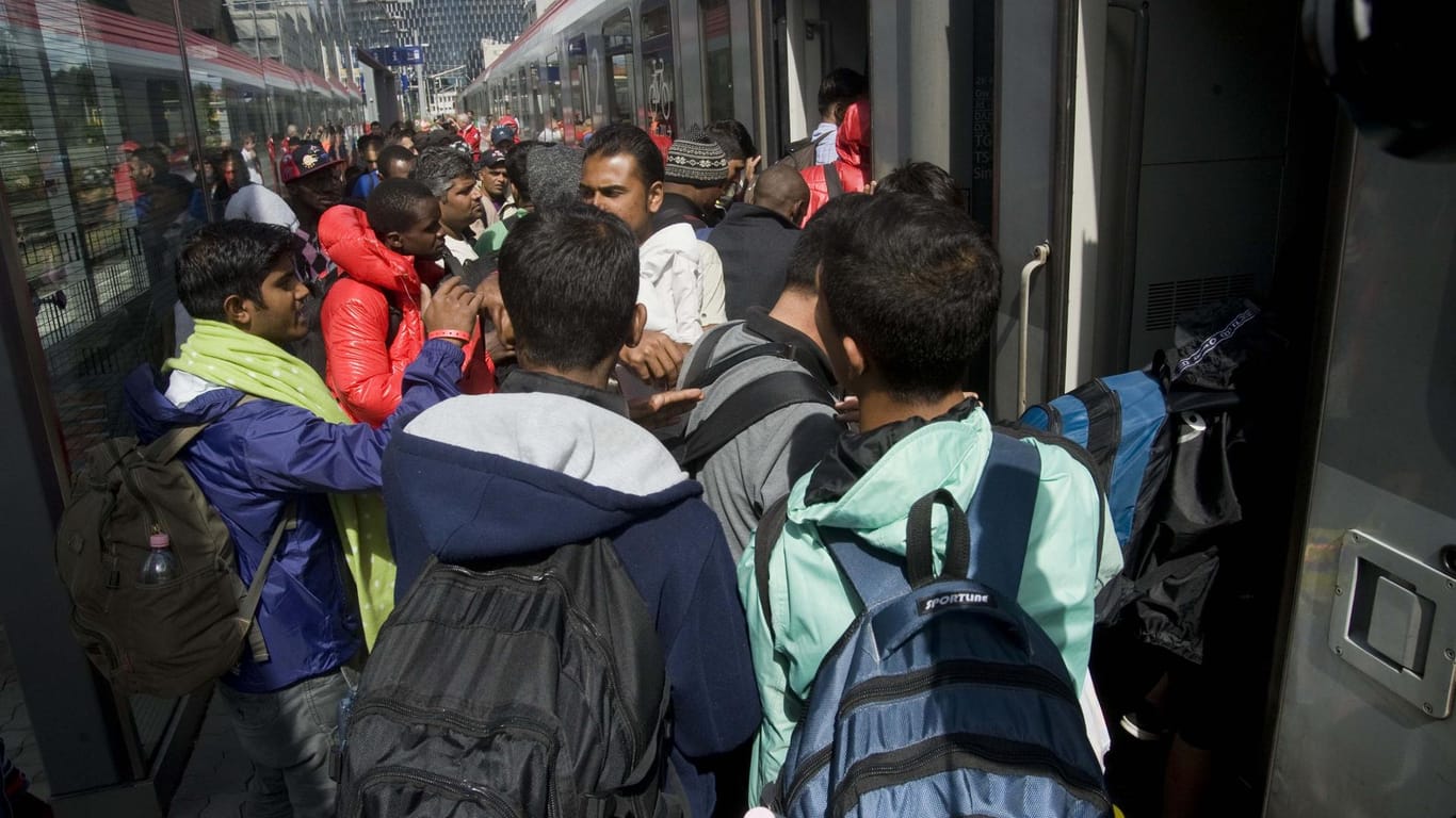 "Haben unsere Länder überrannt" - Flüchtlinge am Grazer Bahnhof.