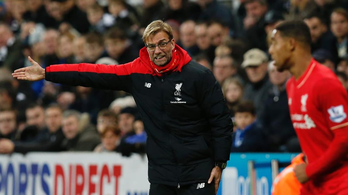 Frust bei Jürgen Klopp: Fast alle Anweisungen beim Spiel in Newcastle halfen nichts. Frust bei Jürgen Klopp: Fast alle Anweisungen beim Spiel in Newcastle halfen nichts.