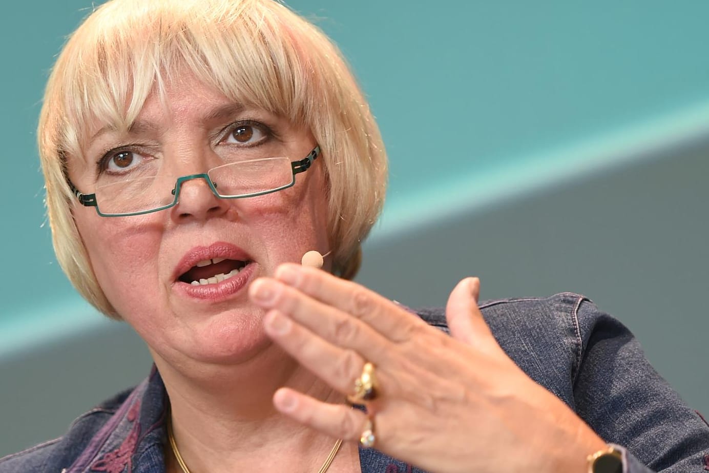 Die Bundestags-Vizepräsidentin Claudia Roth wird übel beschimpft.