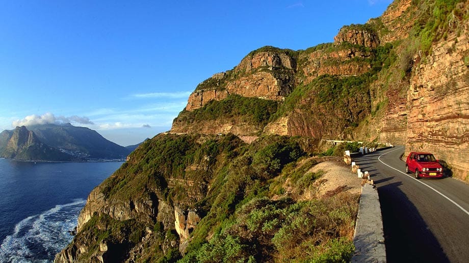 Tolle Aussichten auf dem Chapmans Peak Drive. Die Küstenstraße im Süden von Kapstadt dient gleichfalls als Filmkulisse.