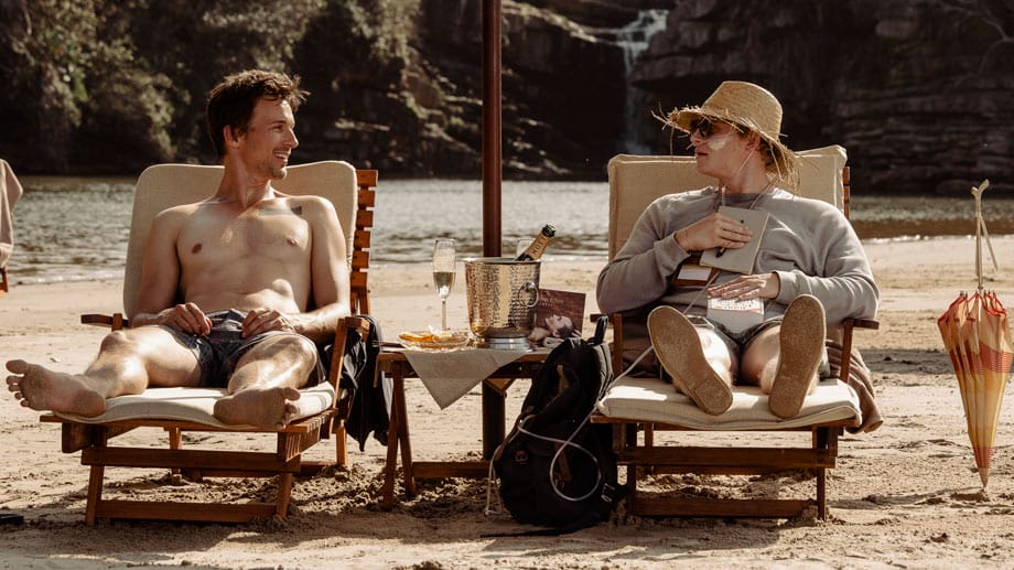 Die zwei Hauptdarsteller Florian David Fitz (Benno) und Matthias Schweighöfer (Andi) erleben im Film "Der Geilste Tag" aufregende und und erholsame Momente in Südafrika.