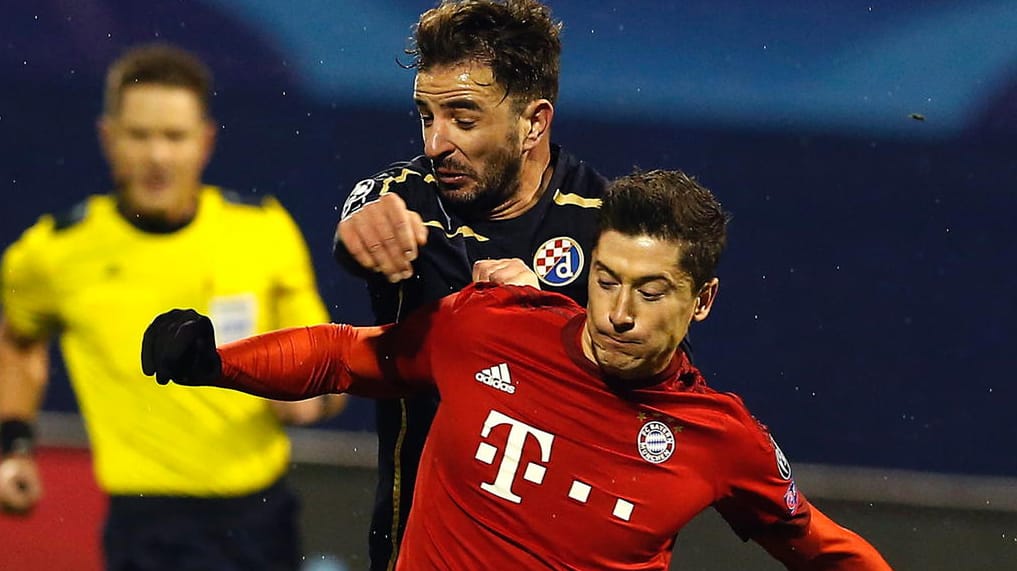 Robert Lewandowski (re.) schlug in Zagreb zwei Mal zu.