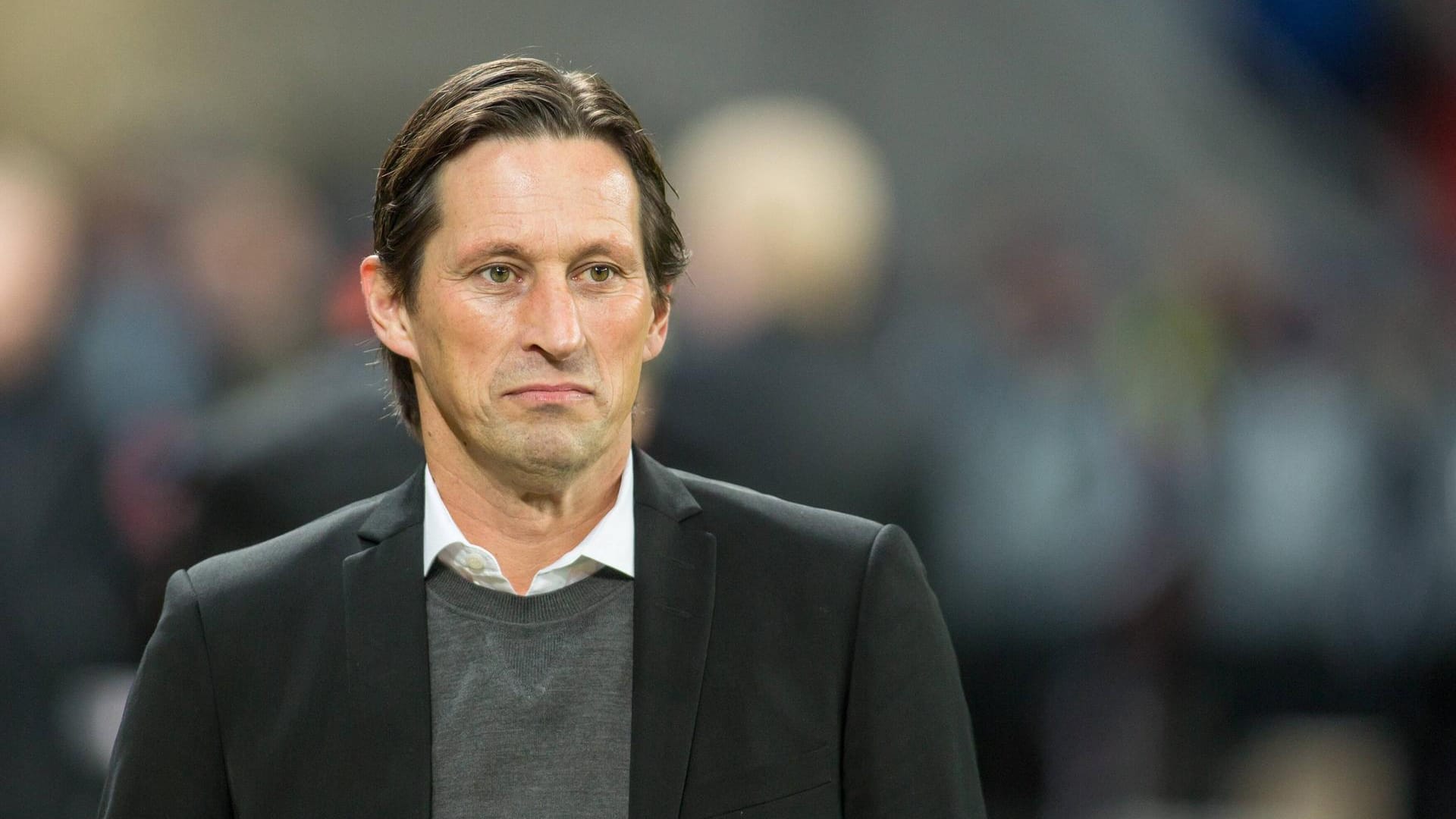 Leverkusens Trainer Roger Schmidt war nach der Partie gegen Barcelona sichtlich angefressen. Leverkusens Trainer Roger Schmidt war nach der Partie gegen Barcelona sichtlich angefressen.
