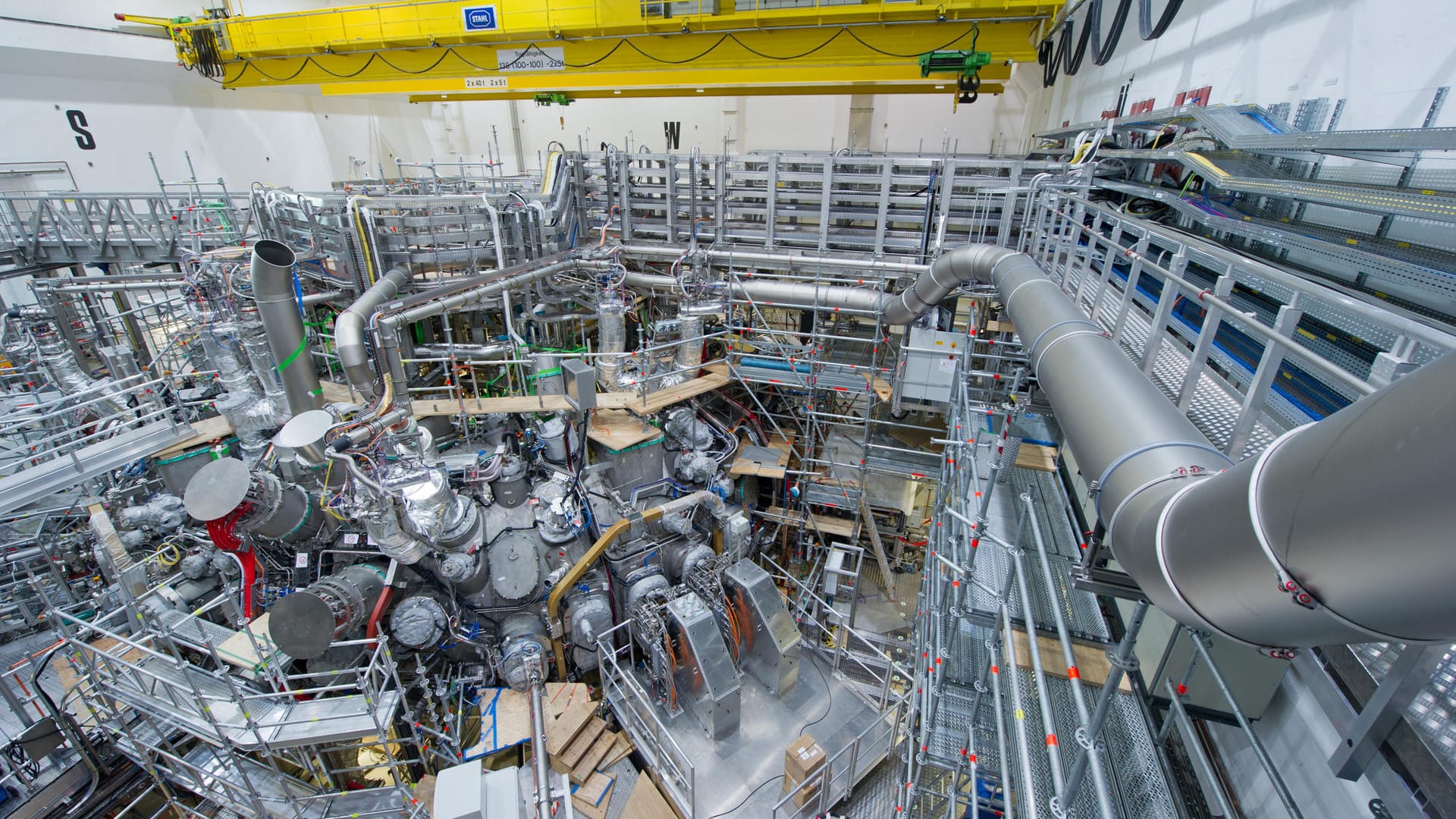 Kernfusionsanlage "Wendelstein 7-X": Erste Experimente laufen.