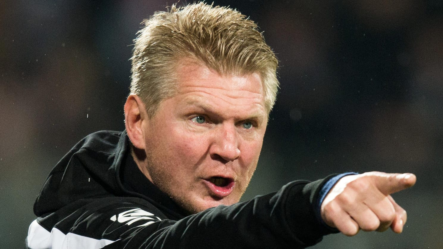 Paderborns Trainer Stefan Effenberg war stinksauer über die Leistung seiner Mannschaft. Paderborns Trainer Stefan Effenberg war stinksauer über die Leistung seiner Mannschaft.