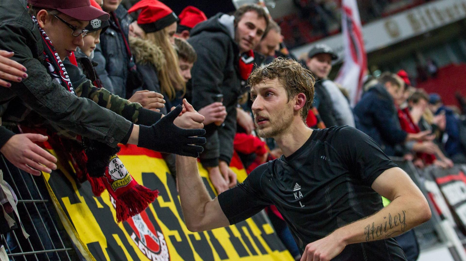 Stefan Kießling darf sich nach seiner Gala feiern lassen, wirkt aber eher in sich gekehrt.