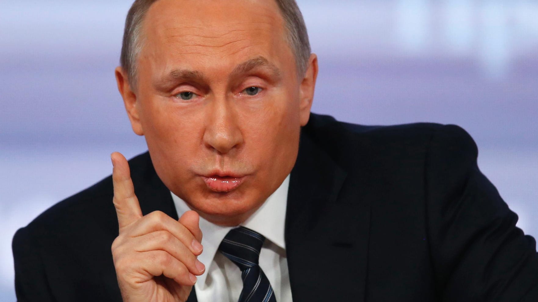 In seiner Jahrespressekonferenz hat Wladimir Putin die Türkei scharf angegriffen. In seiner Jahrespressekonferenz hat Wladimir Putin die Türkei scharf angegriffen.