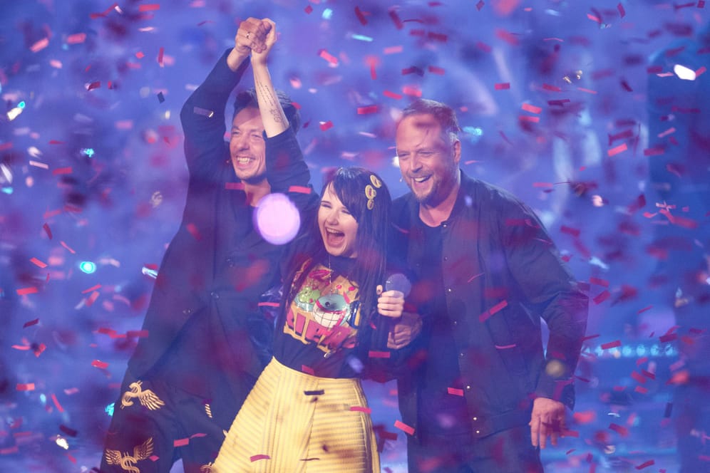 Smudo und Michi Beck jubeln über den Sieg ihrer Kandidatin Jamie-Lee Kriewitz bei "The Voice of Germany".