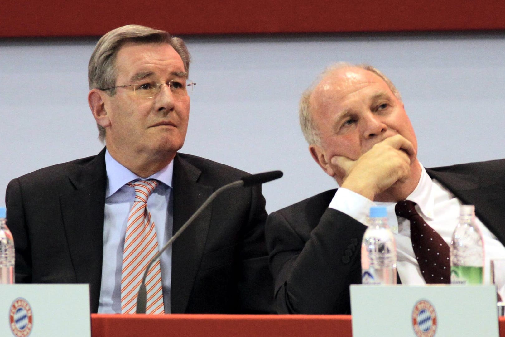 Bayern-Präsident Karl Hopfner (li.) und dessen Vorgänger Uli Hoeneß.