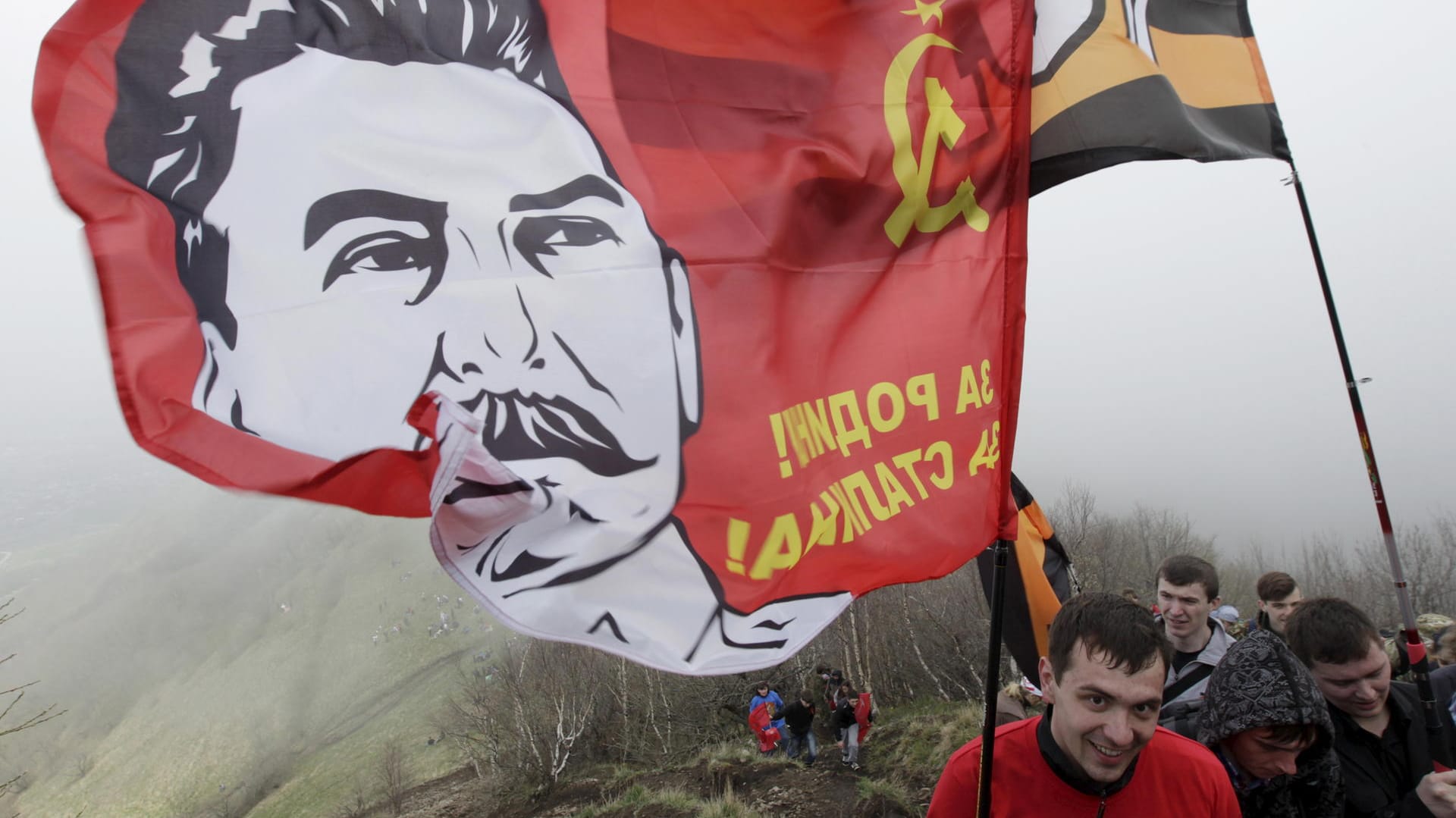 Stalin-Kult in Russland zum 70. Jahrestag des Sieges über Nazi-Deutschland. Stalin-Kult in Russland zum 70. Jahrestag des Sieges über Nazi-Deutschland.