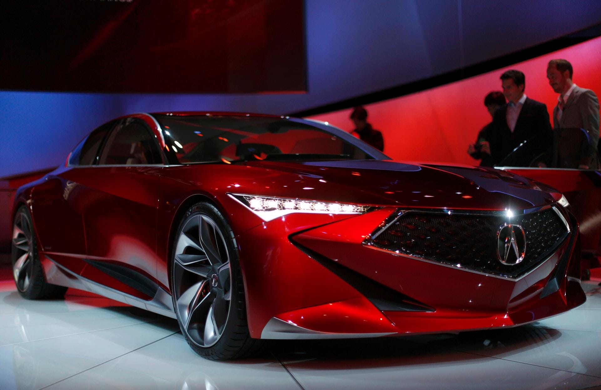 The Acura Precision concept: Das über fünf Meter lange, viertürige Coupé zeigt das kommende, kantige Design der Honda-Marke.