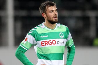 Stefan Thesker bestritt für die TSG Hoffenheim und Hannover 96 acht Bundesligaspiele. Seit 2014 spielt er für die SpVgg Greuther Fürth.